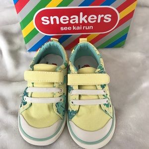 NIB See Kai Run Floral Sneaker 9